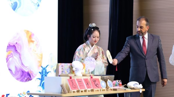 融可赢 甲骨文怎么书写“风雨雷电”？这套上海气象书签惊艳国际友人